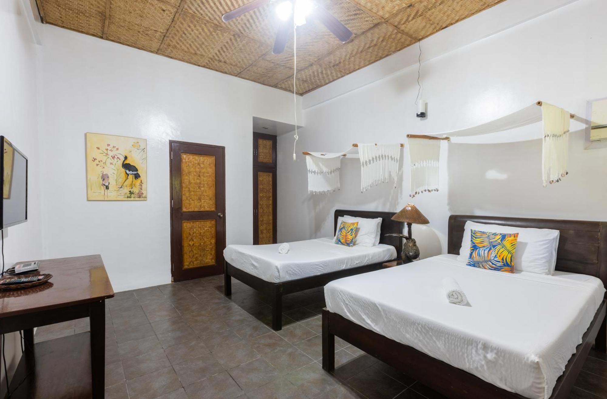 Nabulao Beach Resort Hinoba-an Exterior photo
