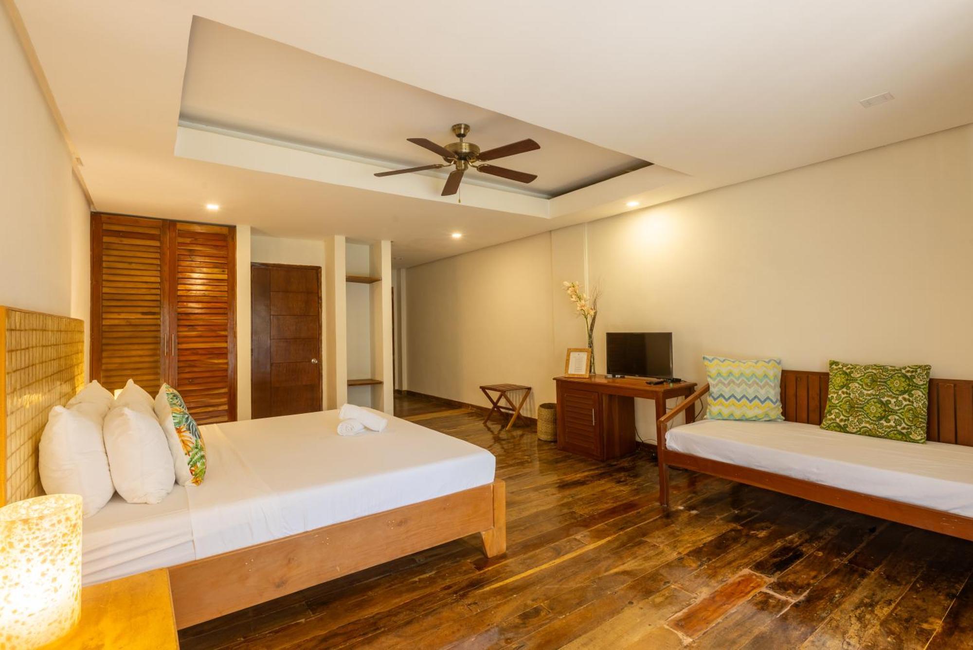 Nabulao Beach Resort Hinoba-an Exterior photo